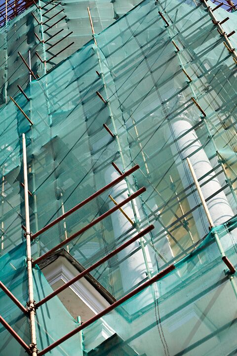 siatka zabezpieczająca budowę