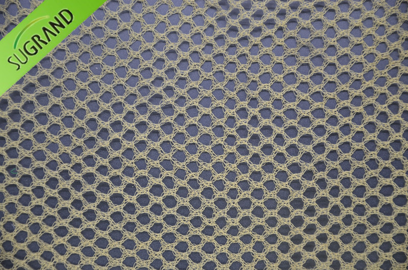 Siatka oliwkowo-piaskowa o gramaturze 56 g/m2