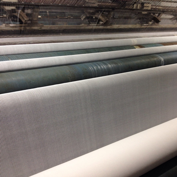 Różnica między różnymi kolorami cienia siatki