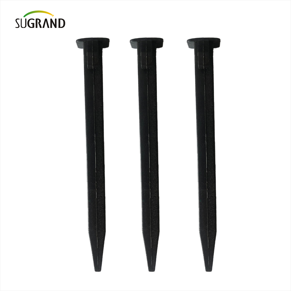 Plastikowe czarne ziemia paznokcie stałe tkaniny ogrodnicze nie są łatwe do zdejmowania